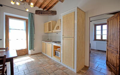 Mulignone 14: Cabinetry, Eigentum, Gebäude, Countertop, Holz, Küche, Fenster, Küchengerät, Interior Design, Fussboden