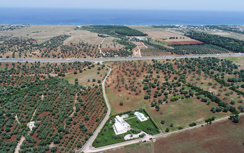 Masseria Villa Il Frantoio: Luftaufnahmen, Vogelperspektive, Grundstueck, Wohngebiet, Vorort, Urban Design, Fotografie, Landschaft, Einfach, Grundeigentum