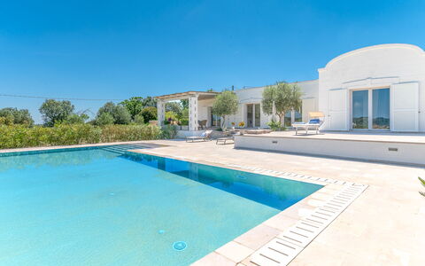 Villa Amelia Ostuni: Blau, Estate, Schwimmbad, Schatten, Landscaping, Villa, Villa, Hazienda, Water Feature