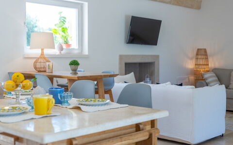 Villa Amelia Ostuni: Möbel, Interior Design, Tabelle, Zimmer, Stuhl, Couch, Geschirr, Beleuchtung, Zuhause, Wohnzimmer