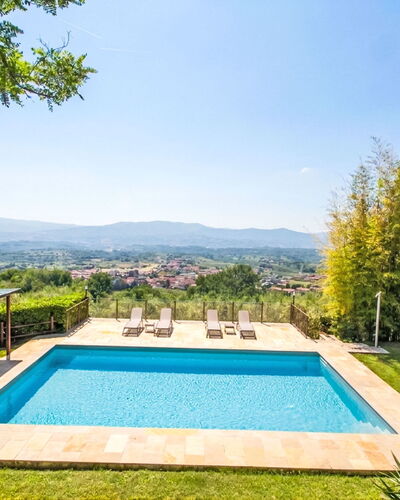 Podere Berrettino: Schwimmbad, Blau, Resort, Eco Hotel, Garten, Schatten, Freizeit, Gartenmöbel, Landscaping, Water Feature