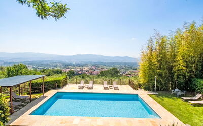 Reggello 867: Schwimmbad, Blau, Resort, Eco Hotel, Garten, Schatten, Freizeit, Gartenmöbel, Landscaping, Water Feature