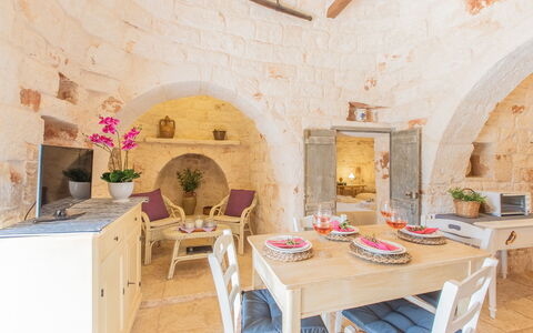 Trullo Del Mandarino: Eigentum, Zimmer, Gebäude, Interior Design, Tabelle, Möbel, Haus, Grundeigentum, Die Architektur, Esszimmer