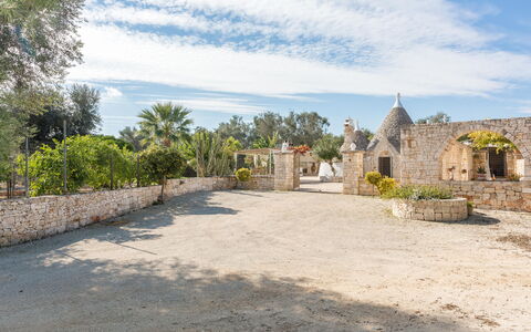 Trullo Suenn Con Piscina: Eigentum, Himmel, Wand, Gebäude, Grundstueck, Grundeigentum, Haus, Baum, Estate, Landschaft