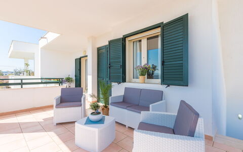 Appartamento Panorama Sul Mare: Eigentum, Zimmer, Gebäude, Interior Design, Möbel, Haus, Grundeigentum, Wohnzimmer, Wohnung, Fussboden