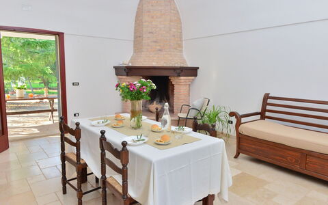 L'alcova: Zimmer, Eigentum, Möbel, Tabelle, Interior Design, Esszimmer, Grundeigentum, Haus, Fussboden, Gebäude