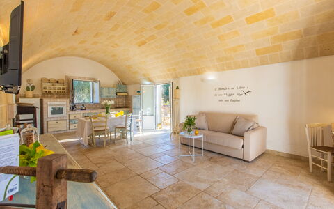 Trullo Con Piscina Per Bambini: Eigentum, Möbel, Couch, Tabelle, Interior Design, Die Architektur, Flooring, Fussboden, Wohnzimmer, Stuhl