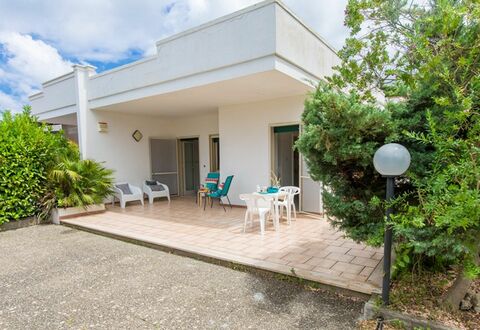 Villa Nettuno: Eigentum, Haus, Grundeigentum, Gebäude, Zuhause, Die Architektur, Zimmer, Villa, Wohngebiet, Fassade