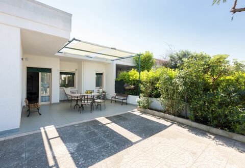 Villa Stelladali: Eigentum, Gebäude, Haus, Grundeigentum, Zuhause, Zimmer, Die Architektur, Estate, Wohngebiet, Fussboden