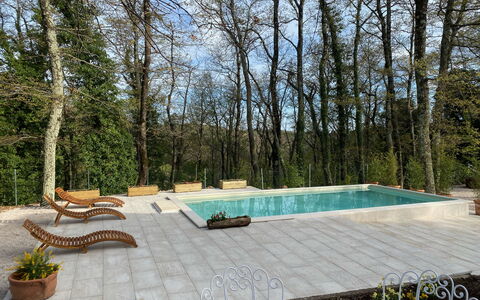 Villa La Casa Bianca: Eigentum, Pflanze, Himmel, Baum, Schwimmbad, Gartenmöbel, Schatten, Interior Design, Gras, Grundeigentum