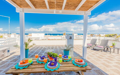 La Terrazza Vista Mare Di Marco: Eigentum, Urlaub, Himmel, Grundeigentum, Gebäude, Zimmer, Haus, Resort, Interior Design, Ozean