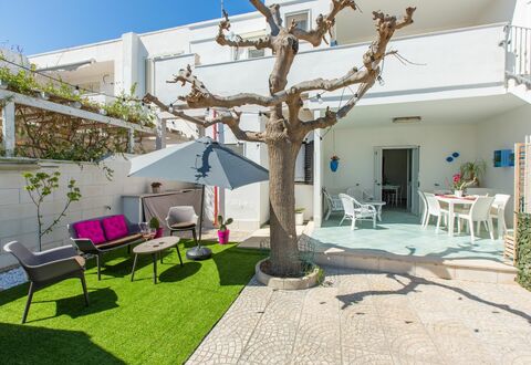 Casa Rosa: Eigentum, Haus, Gebäude, Grundeigentum, Zuhause, Zimmer, Wohnung, Villa, Hinterhof, Wohngebiet