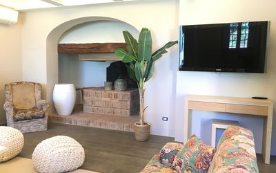 Casa Padronale: Zimmer, Wohnzimmer, Eigentum, Interior Design, Möbel, Fussboden, Gebäude, Grundeigentum, Tabelle, Haus