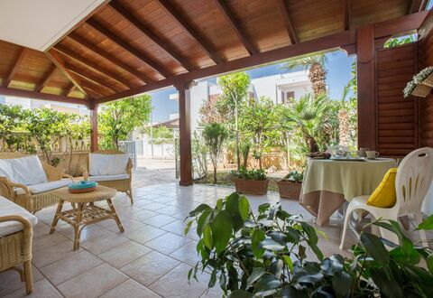 Villa Anna: Eigentum, Grundeigentum, Gebäude, Zimmer, Resort, Haus, Eco Hotel, Interior Design, Villa, Veranda