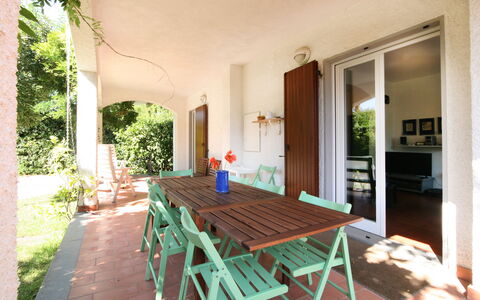 Villa Del Forte: Eigentum, Gebäude, Zimmer, Haus, Möbel, Tabelle, Grundeigentum, Interior Design, Villa, Zuhause