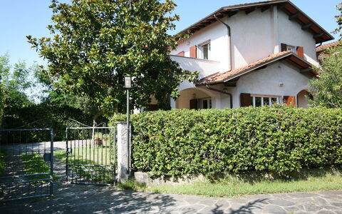 Villa Del Forte: Eigentum, Haus, Grundeigentum, Zuhause, Gebäude, Hütte, Baum, Villa, Grundstueck, Ländliches Gebiet