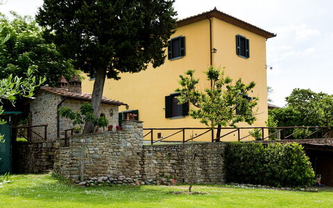 Casale Vacanze Il Granaio: Eigentum, Haus, Grün, Wand, Gebäude, Die Architektur, Baum, Ländliches Gebiet, Himmel, Gras