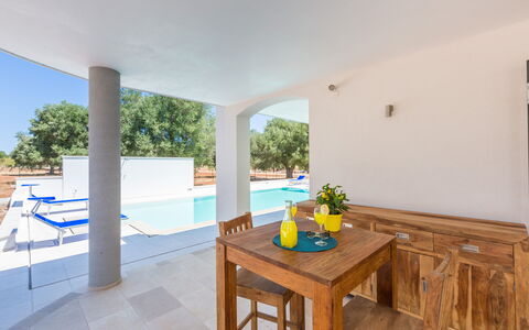 Villa Stella Cadente: Eigentum, Möbel, Tabelle, Azurblau, Holz, Interior Design, Flooring, Stuhl, Fussboden, Pflanze
