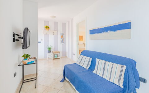 Villa Pantanagianni Beach: Eigentum, Möbel, Gebäude, Azurblau, Haus, Komfort, Interior Design, Die Architektur, Holz, Wohnzimmer