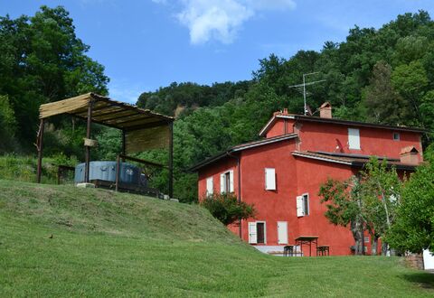 Agriturismo Il Giaggiolo without Pool: Haus, Eigentum, Zuhause, Natürliche Landschaft, Grundstueck, Gebäude, Grundeigentum, Ländliches Gebiet, Hütte, Gras