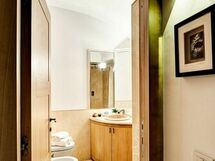 villa-marina-little-beach-capri-villa-bathroom