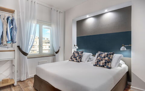 Luxury Blues Apartment: Möbel, Blau, Komfort, Cabinetry, Interior Design, Fussboden, Flooring, Fenster, Gebäude