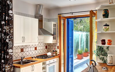 a-taste-of-sun-apartment-sorrento-apartment-kitchen
