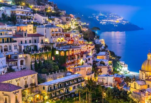 Parsano Home: Wasser, Gebäude, Eigentum, Himmel, Blau, Licht, Azurblau, Natur, Haus, Berg