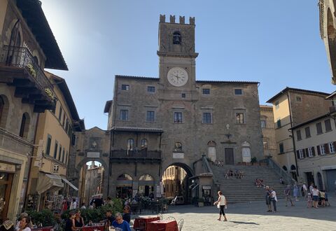 Casa Annateresa: \Stadt, Stadt, Öffentlicher Raum, Menschliche Siedlung, Stadtplatz, Gebäude, Die Architektur, Tourismus, Mittelalterliche Architektur, Strasse