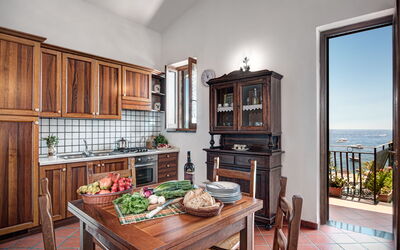 la-baia-dello-chalet-massa-lubrense-appartament-kitchen