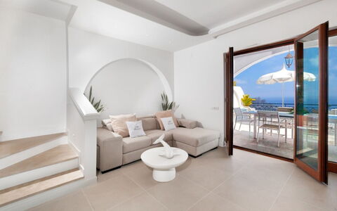 Villa Nerano: Flooring, Interior Design, Fussboden, Möbel, Decke, Wohnung, Zuhause, Stuhl, Wohnzimmer