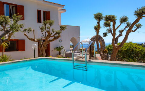 Villa Nerano: Blau, Schwimmbad, Resort, Eco Hotel, Hazienda, Estate, Villa, Hotel, Thermae, Ferienort