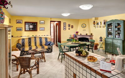casina-priora-sorrento-villa-living-room
