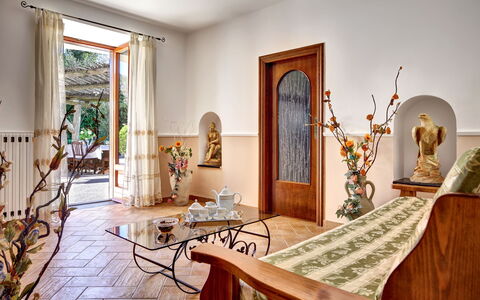 La Villa Dell'olio: Möbel, Eigentum, Tabelle, Gebäude, Bilderrahmen, Holz, Textil, Flooring, Die Architektur, Interior Design