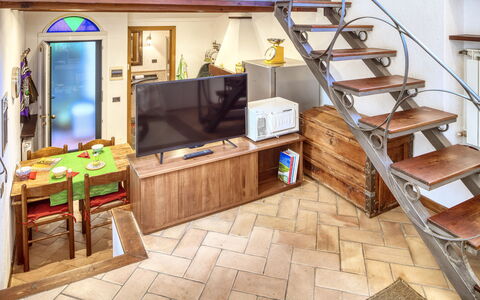 Mario - Levanto: Zimmer, Interior Design, Fernsehgerät, Fernsehen, Interior Design, Haushaltsgerät, Tür, Flachbildschirm