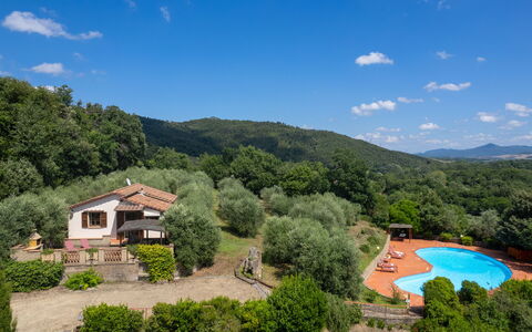 Villa Laura: Himmel, Wolke, Pflanze, Natur, Natürliche Landschaft, Berg, Wasser, Baum, Bergforms, Landschaft