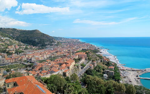 Ventimiglia 633: Himmel, Wolke, Gebäude, Wasser, Daytime, Blau, Natur, Azurblau, Baum, Pflanze