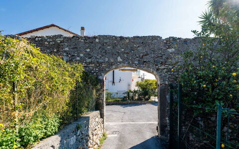 Marisol: Wohnung, Resort, Stuhl, Schatten, Balkon, Küche & Esszimmer Tisch, Restaurant, Eco Hotel, Hotel