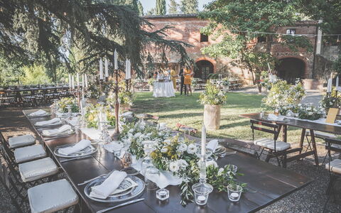 Castelletto Weddings And Events: Pflanze, Tabelle, Eigentum, Möbel, Geschirr, Botanik, Stuhl, Baum, Gebäude, Beleuchtung