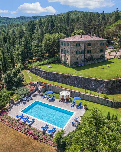 Ville Rosadi Weddings: Eigentum, Bergstation, Estate, Natürliche Landschaft, Haus, Grundeigentum, Gebäude, Villa, Baum, Berg