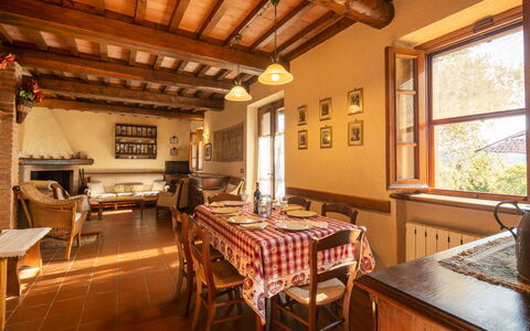 Casa Del Colle: Tabelle, Möbel, Eigentum, Fenster, Stuhl, Holz, Interior Design, Gebäude, Grundeigentum, Strahl