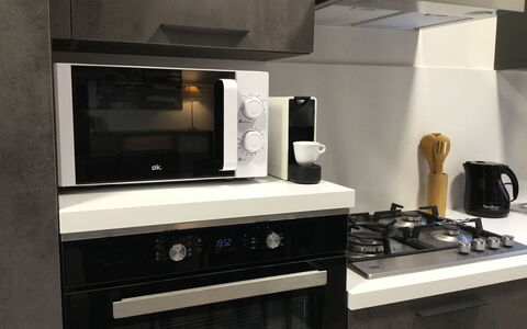 La Terrazza Di Todi: Cabinetry, Eigentum, Küchengerät, Herd, Countertop, Küche, Gasherd, Haushaltsgerät, Cooktop, Herd