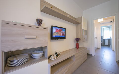 Pontremoli Apartments: Holz, Bilderrahmen, Zimmerpflanze, Interior Design, Komfort, Flooring, Fussboden, Wohnzimmer, Halle, Hartholz