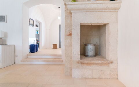 Masseria Tufo Bianco: Gebäude, Haus, Fussboden, Flooring, Holz, Halle, Tür, Gips, Wohnzimmer