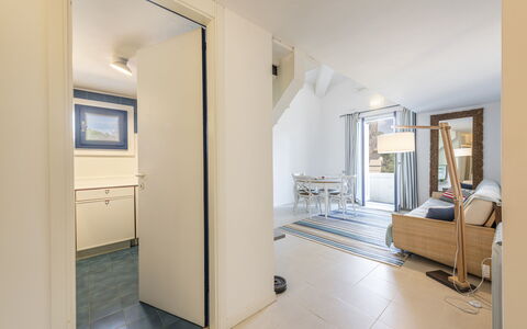 Residenza Morin: Gebäude, Möbel, Halle, Haus, Holz, Komfort, Bilderrahmen, Fussboden, Flooring