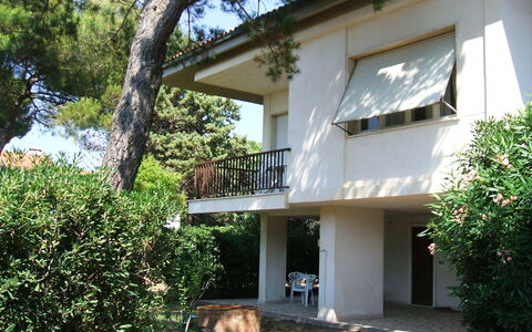 Casa Argentario: Gebäude, Pflanze, Schatten, Baum, Die Architektur, Hütte, Freizeit, Wohngebiet, Grundeigentum, Fenster