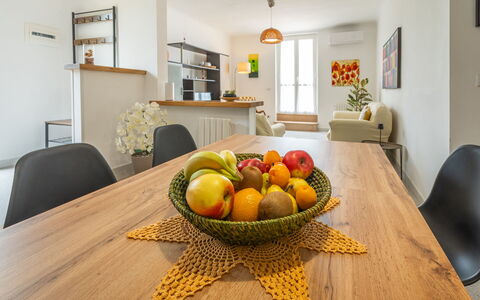 La Casa Di Campagna: Möbel, Interior Design, Flooring, Tabelle, Wand, Esszimmer, Holz, Stuhl, Küche & Esszimmer Tisch, Fussboden