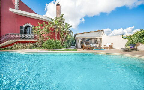 Villa Rossana: Wasser, Himmel, Wolke, Pflanze, Daytime, Eigentum, Blau, Gebäude, Natur, Schwimmbad