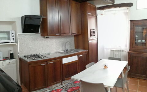 App. Il Sasso Di Olina: Eigentum, Möbel, Cabinetry, Countertop, Tabelle, Küchengerät, Sinken, Gebäude, Holz, Haushaltsgerät