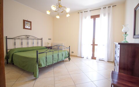 Villa Dei Castagni: Möbel, Eigentum, Cabinetry, Holz, Interior Design, Gebäude, Haus, Fussboden, Flooring, Fenster